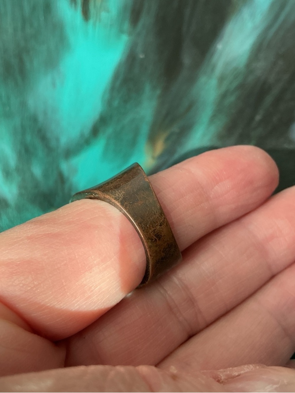 Unique Beautiful Rhinestones Gunmetal Color Ring - Picture 5 of 5